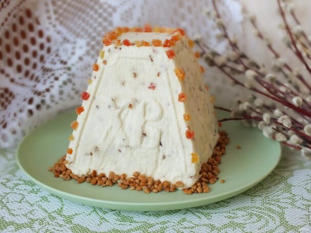 Пасха с цукатами, орехами и кокосовой стружкой