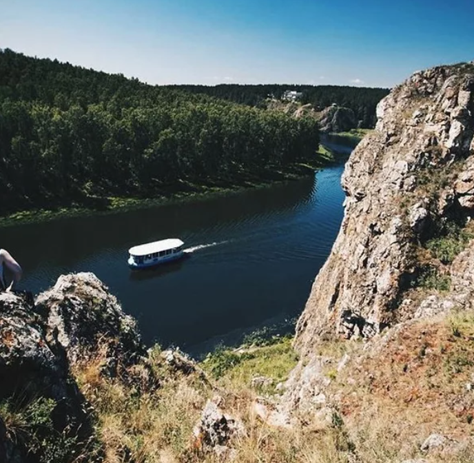 Исетский каньон каменск уральский. Уральский каньон Каменск Уральский. Каньоны Исети. Исетский каньон. Каменск-Уральский кораблик по Исети.