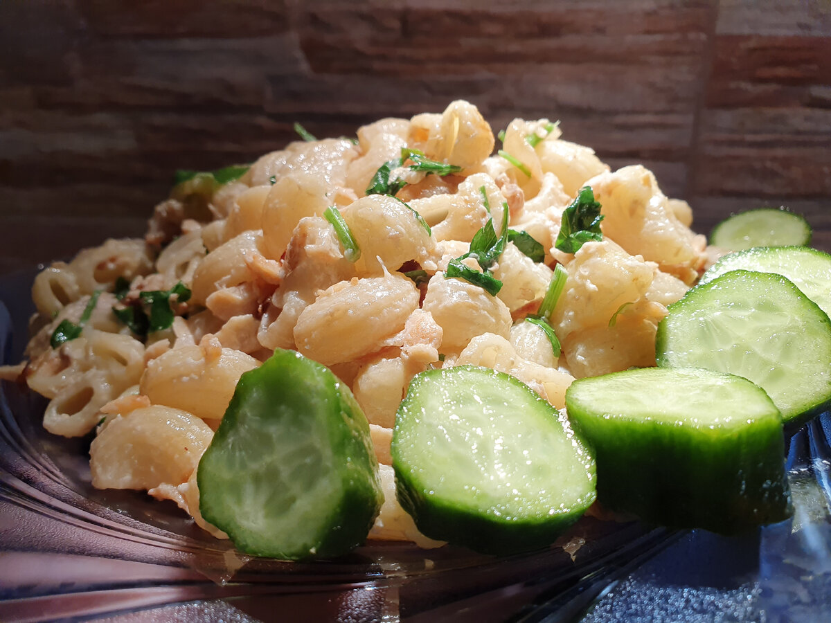 Ужин в тарелке дочки