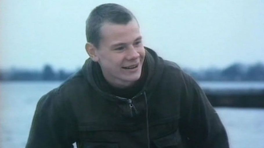 кадр из фильма "Абориген" 1988
