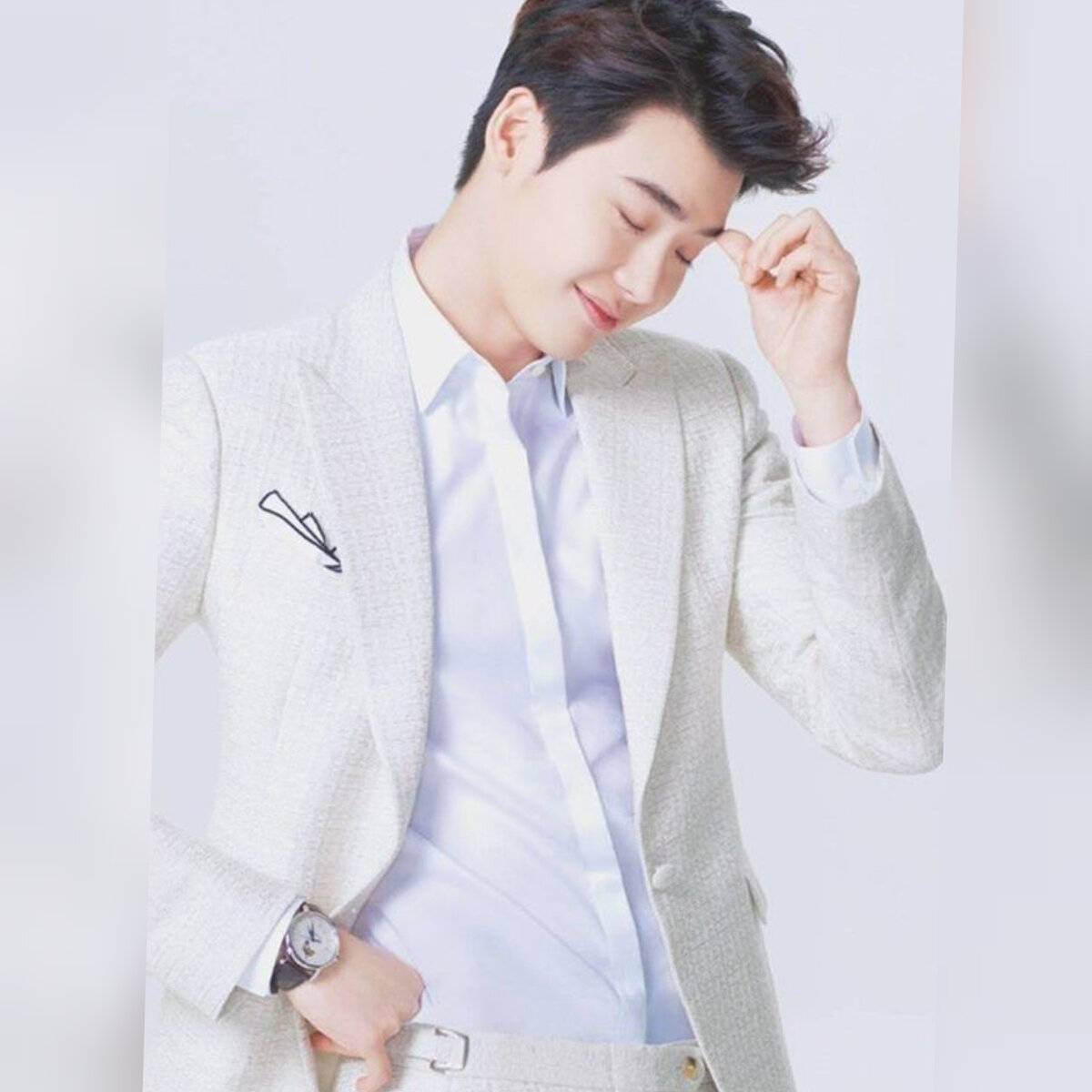 Актёр  Ли Чон Сок (псевдоним Джон) родился в Южной Корее  городе Йонъин 14 сентября 1989 года. Рост 186 см