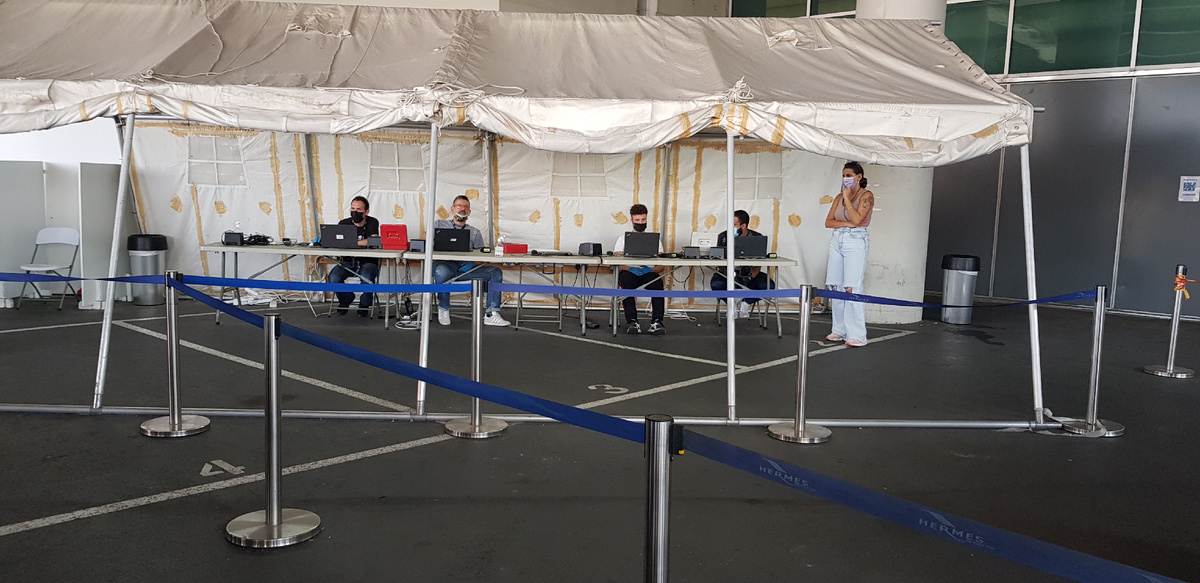 ПЦР тест по прилету. Здесь оплата, а сдача правее