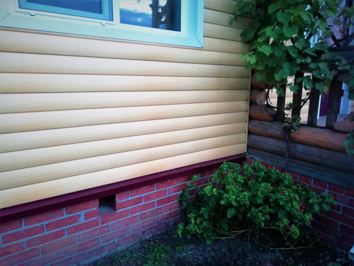 Деревянный дом на цоколе 80 см