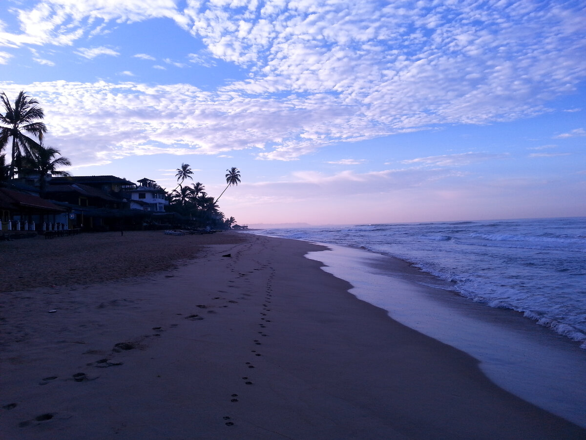 Пляж хиккадува шри. Шри Ланка Галле Хиккадува. Бухта Хиккадува. Коломбо Хиккадува. Пляж Хиккадува Шри Ланка.