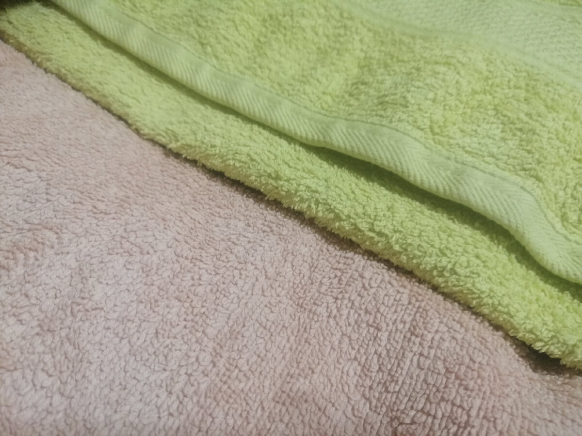 Махровое полотенце хорошо впитывает влагу. Какое полотенце лучше впитывает. Как сделать махровые полотенца снова мягкими в домашних условиях. Полотенце махровое Рейн хаки. Чтобы полотенца стали мягкими и пушистыми