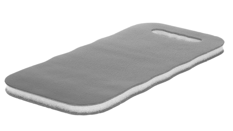 40х18х3 см.  Изготовлен из мягких вспененных материалов.