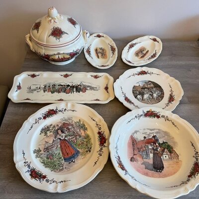 Сюжеты из прошлого на фарфоре.