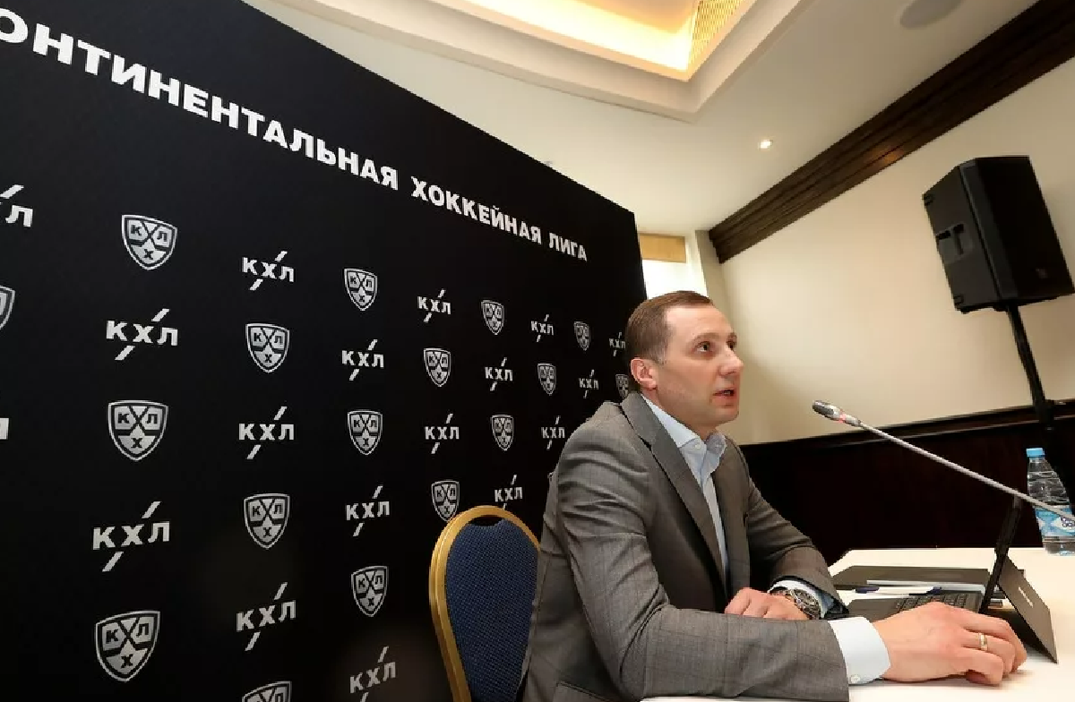 Президент КХЛ Алексей Морозов был вынужден принимать непростое решение. Фото: КХЛ