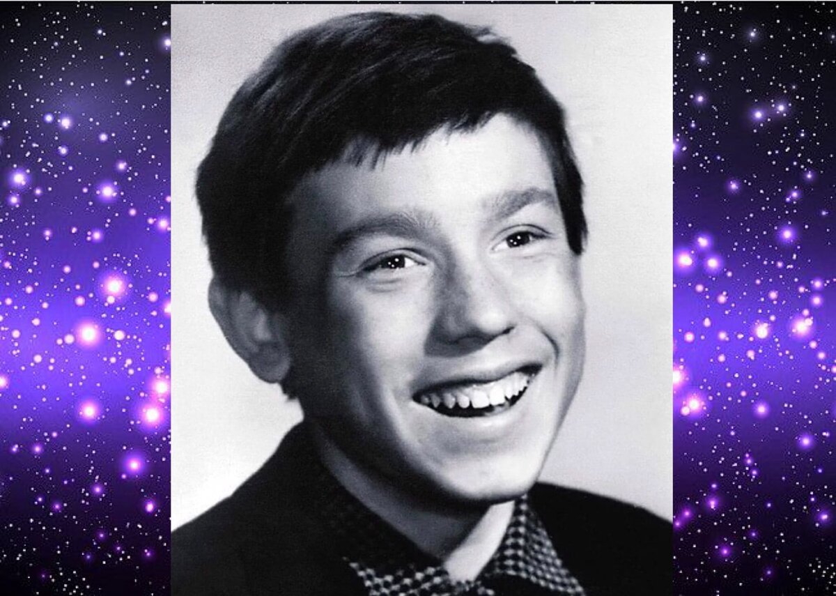 В армии он был организатором художественной самодеятельности