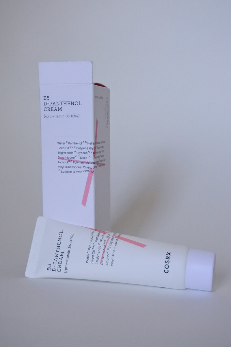 Удобная упаковка, в крем не нужно лезть пальцами.