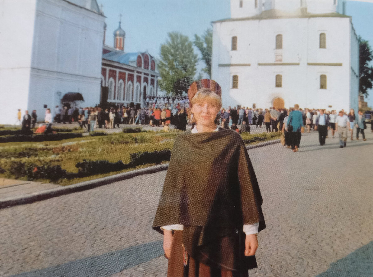 Ольга Юрикова. Соборная площадь Коломна.