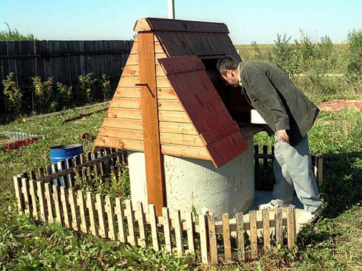 Платят ли налог за скважину. Колодец в деревне. Хозяин колодца. Нужно ли платить за колодец на собственном участке.