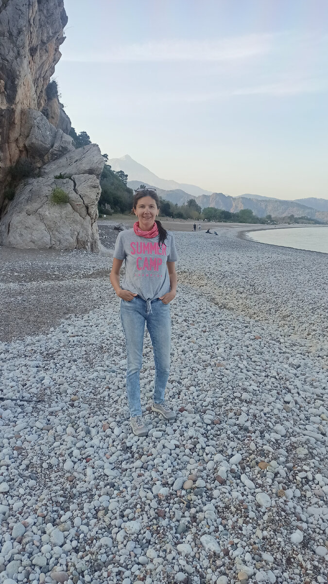 Днём шли по горам, а вечером плавали в море. Фото автора 