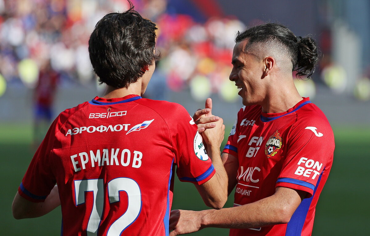    Игроки ЦСКА Никита Ермаков и Хесус Медина  Антон Новодережкин/ТАСС