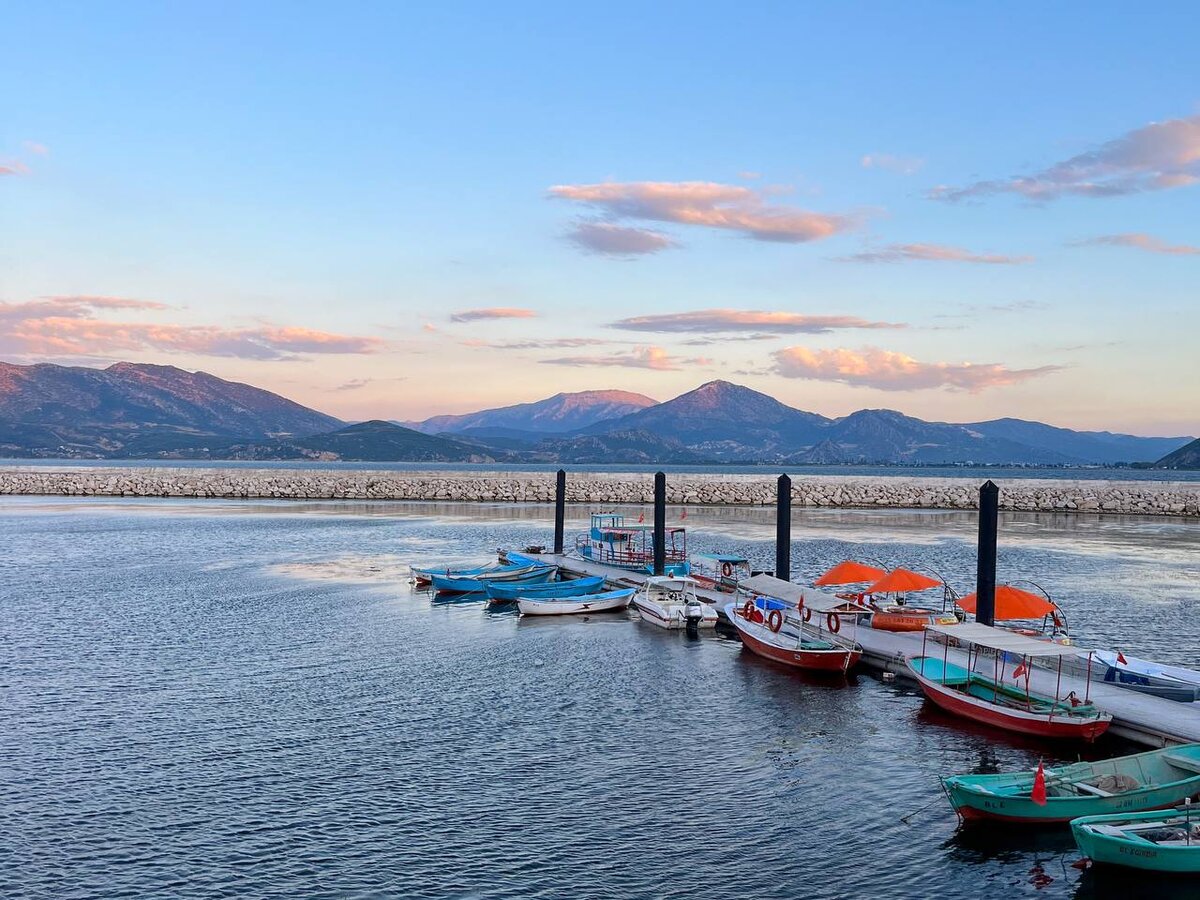 Закат на озере Эгирдир