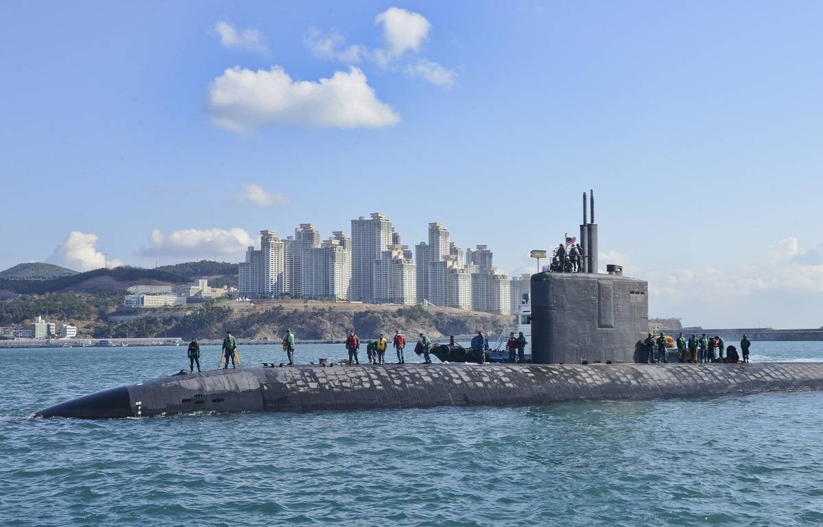 русская подводная лодка всплыла в америке у статуи свободы