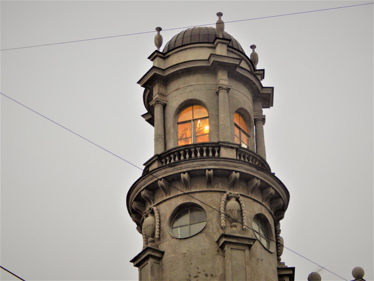 Башенка или башинка. Башенка. Башенка или башинка. Башенки петроградской стороны. Башенка или башенка.