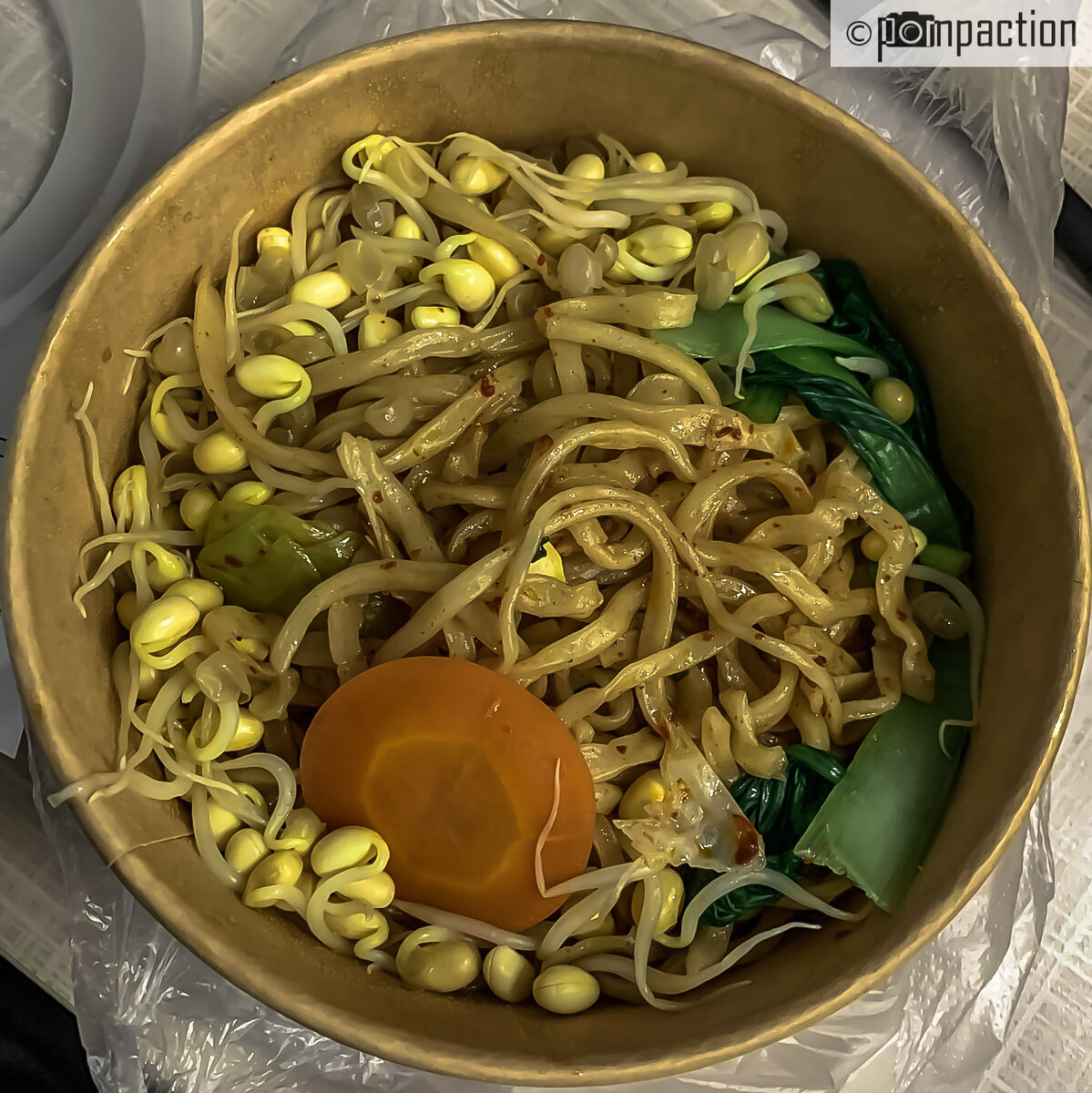 Лапша с проросшими бобами