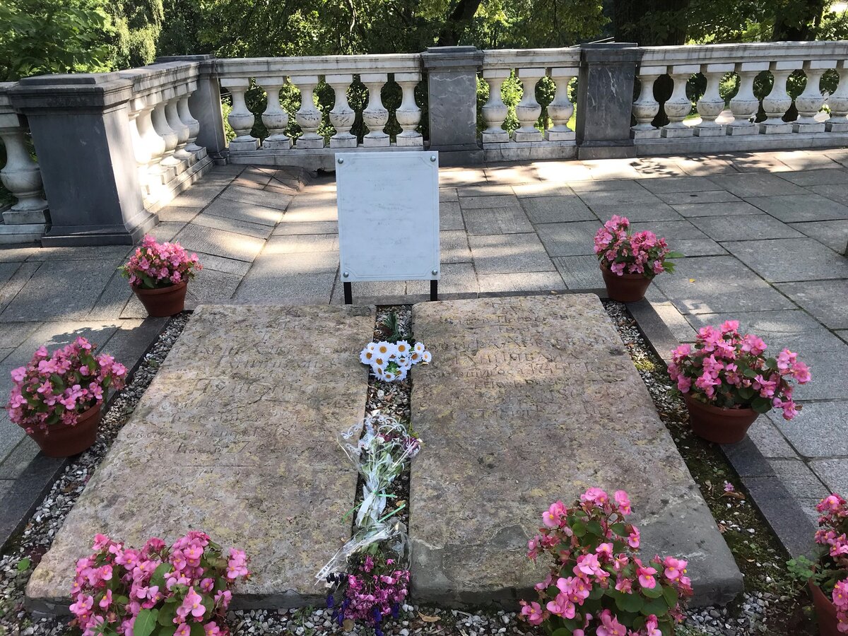 где похоронен пушкин фото