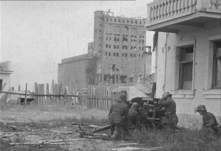 Бой за элеватор сентябрь 1942 года, немецкое фото.