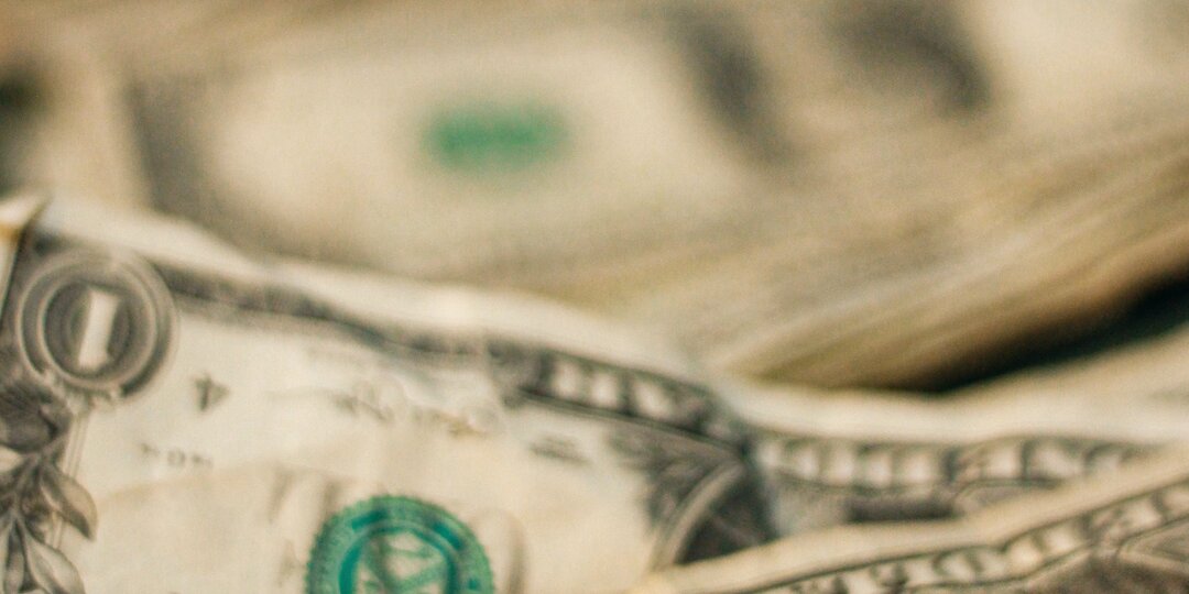 Эффективный и быстрый ритуал на получение крупной суммы.