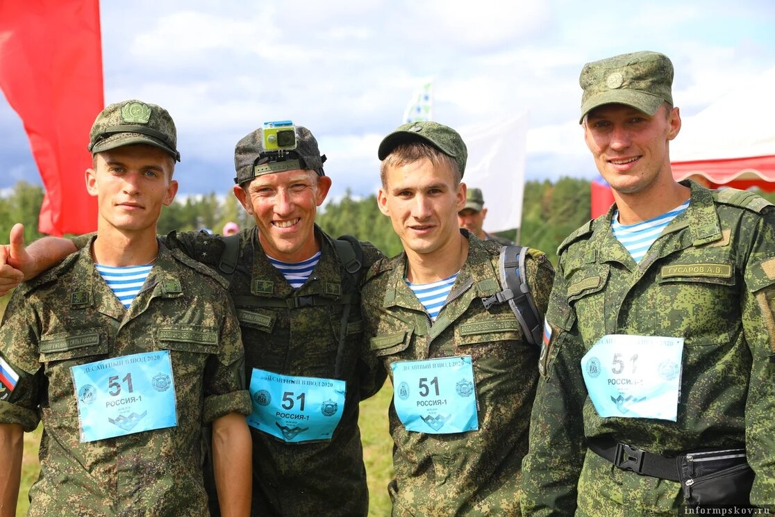 Воздушно-десантные войска десантирование. Вдв в фонтане. Почему десант. Вдвшники в фонтане. Почему десант.