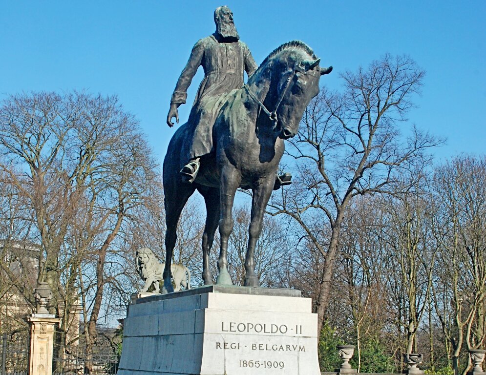 Памятник Леопольду II в Брюсселе.