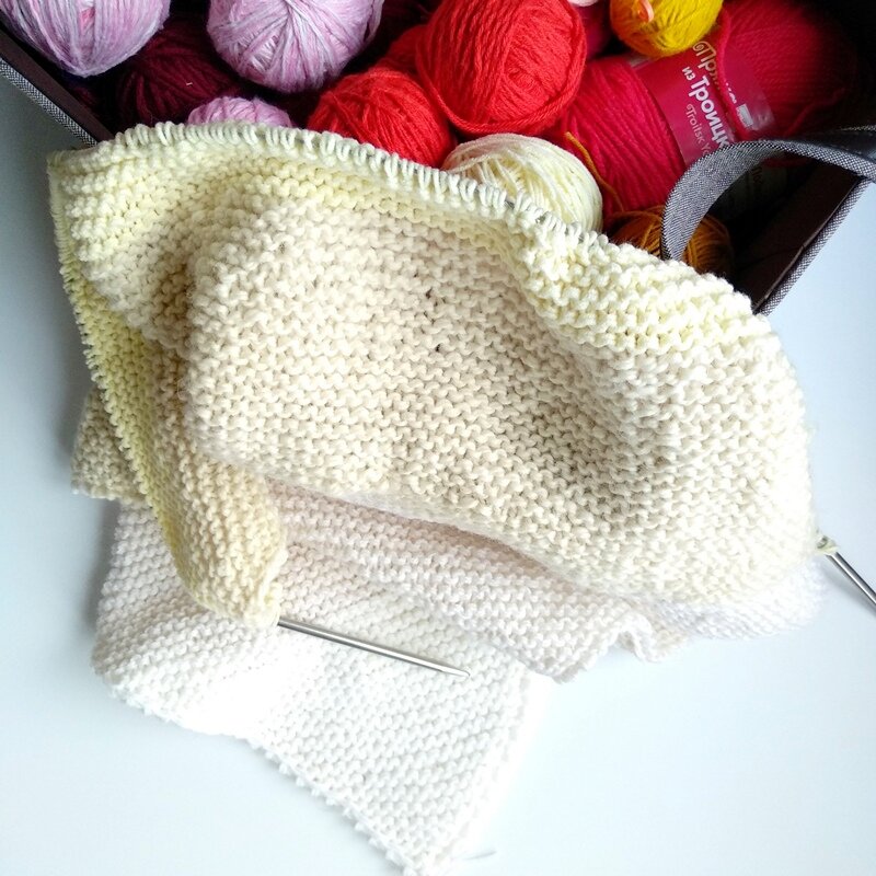 Процесс :) Сначала белый, потом молочный, сейчас бледно-желтый цвет. Листайте!