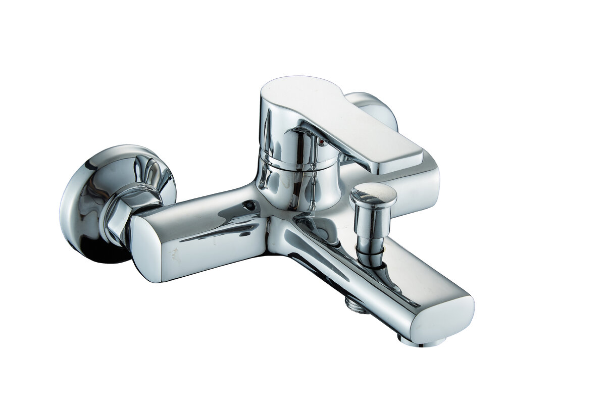 2) Рычажное открывание где мы регулируем температуры и напор воды с помощью перемещения рычага 