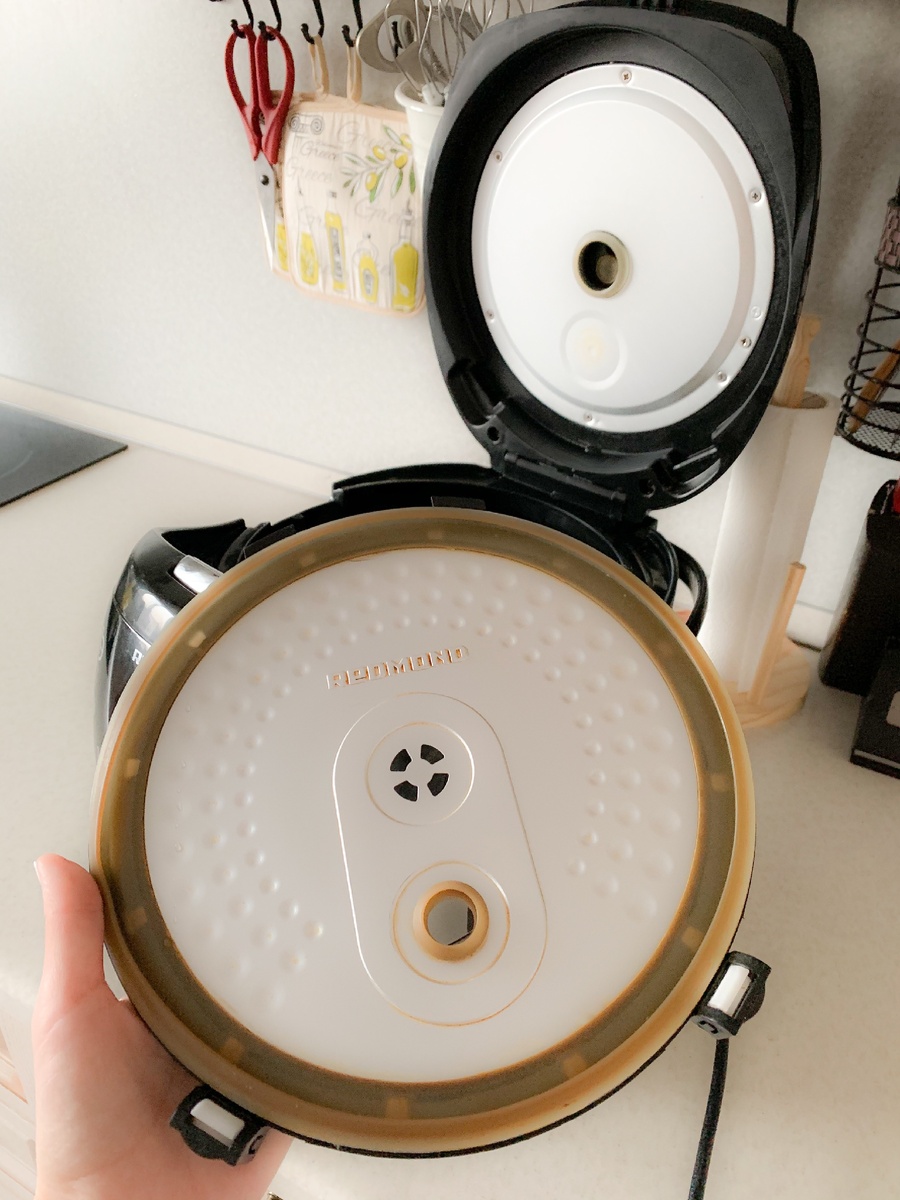 А ведь там такие простые и заметные защелки!