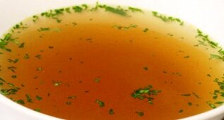 Желтый говяжий бульон