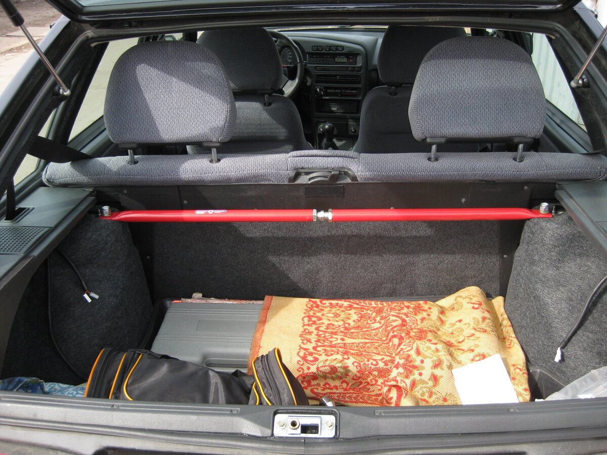 Распорка задних стоек