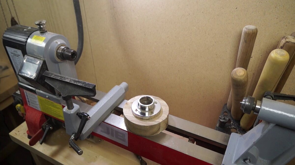 Заготовка на планшайбе. Фото автора