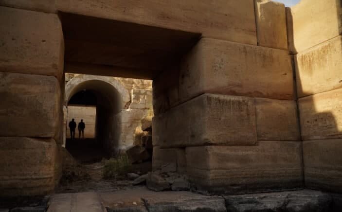 храм Осириона