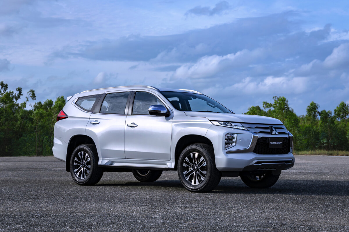 Mitsubishi pajero sport 2024. Новый Mitsubishi Pajero Sport 2020. Mitsubishi Pajero Sport 2022. Новый Митсубиси Паджеро 2022. Новый Митсубиси Паджеро спорт 2020.