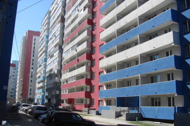 Один из жилых комплексов рядом со стадионом выглядит так