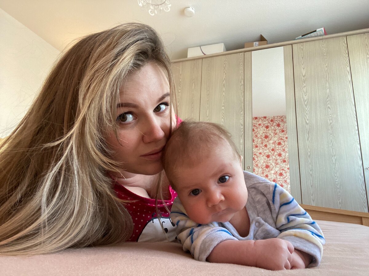 Привет! Я Саша, автор этого канала,  а это мой младший сынок Тим