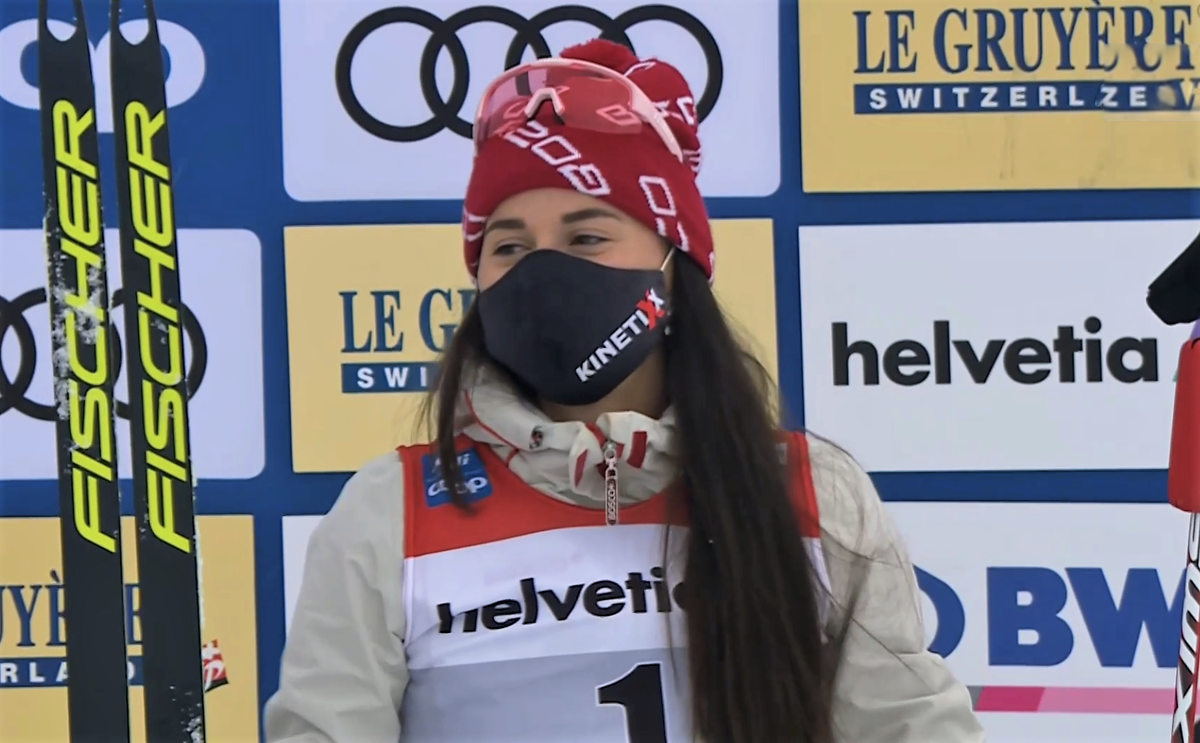 Юлия Ступак на награждении за третье место в марафоне Энгадина.