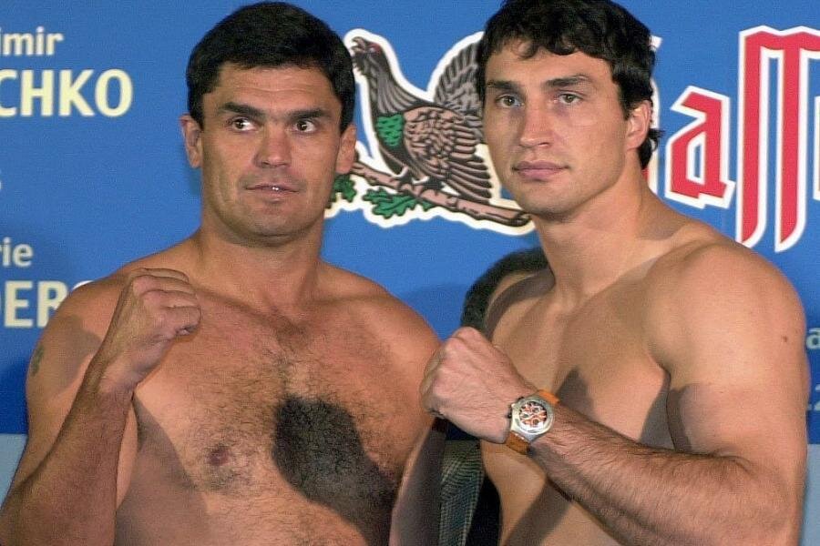 Корри Сандерс считался полным андердогом в данном поединке, а ставки доходили 1: 25 в пользу Владимира Кличко