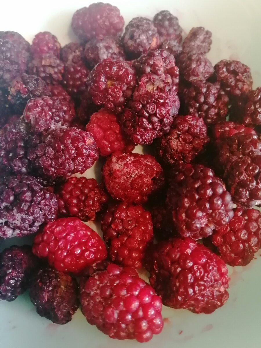 Замороженная ежевика для настойки.