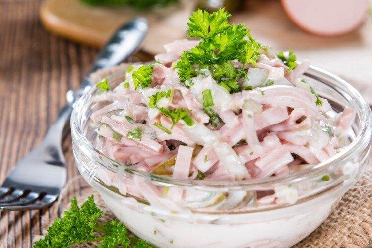 Салат с кальмаром и сметаной – пошаговый рецепт приготовления с фото