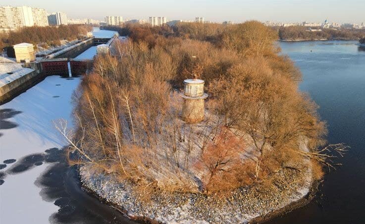 Маяк Перервинского гидроузла. Фото с сайта https://watertowers.ru