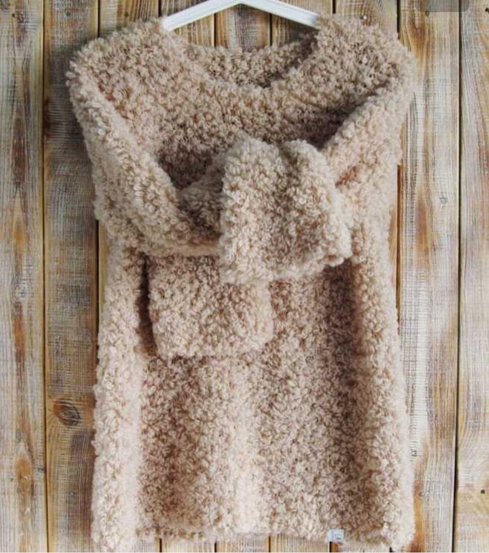 Джемпер из буклированной пряжи. Фото из свободных источников 