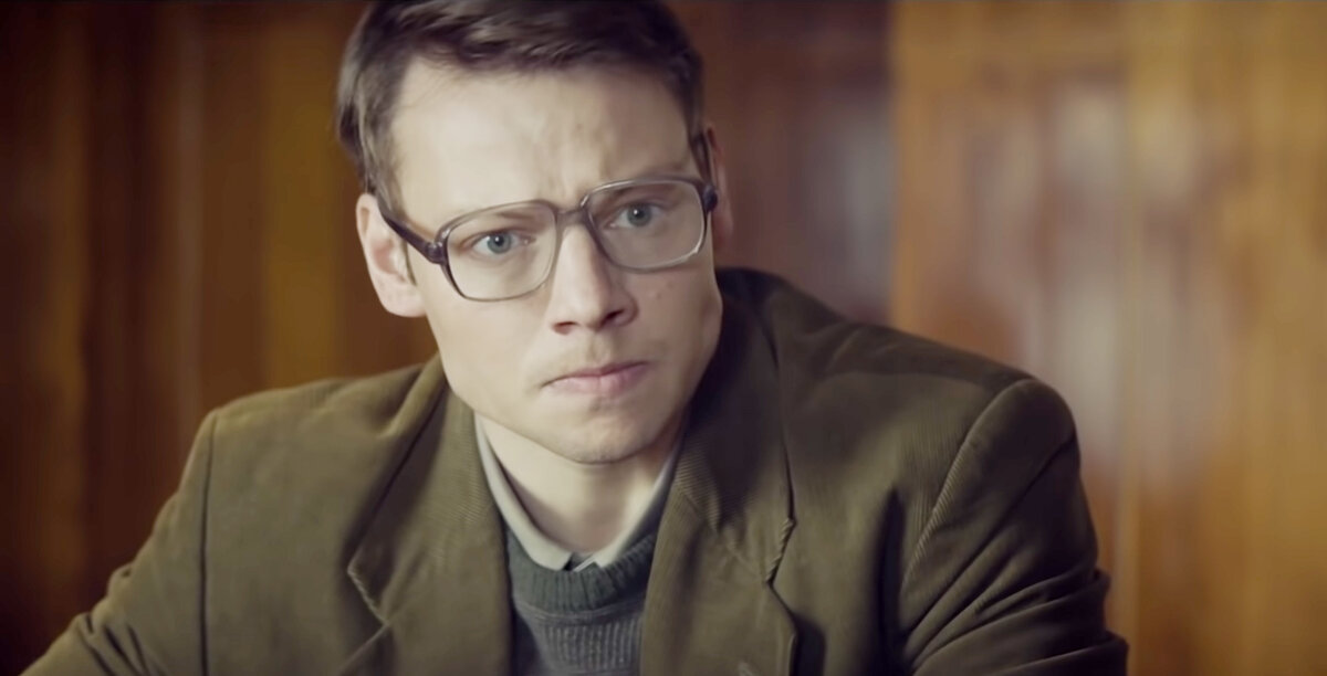 Стандартное выражение лица почти всех героев.