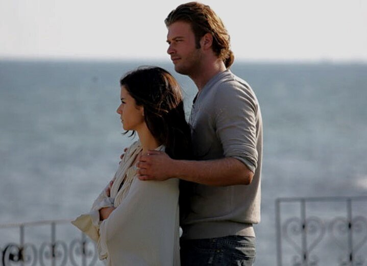 Кадр из сериала "Запретная любовь"