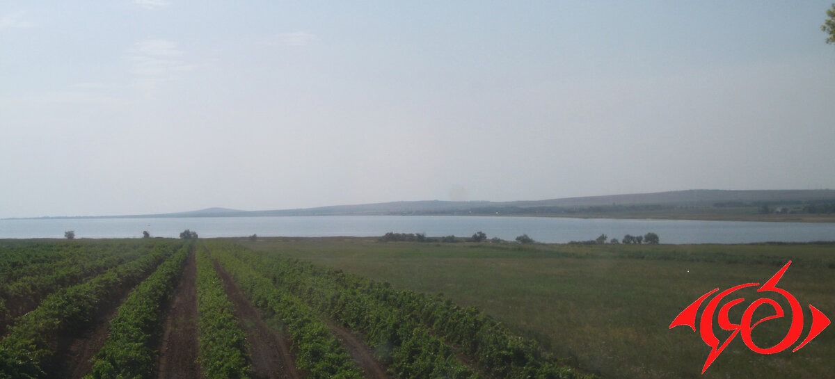 Таманский залив Азовского моря. Фото из автобуса.