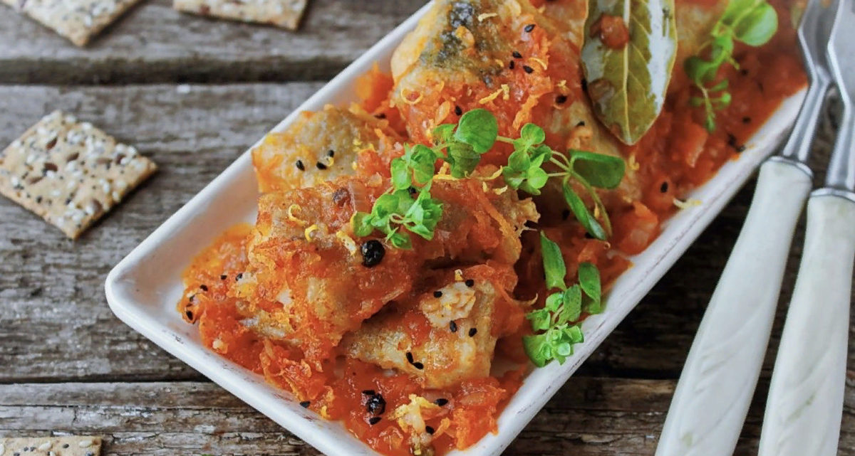 Карри с минтаем и овощами.