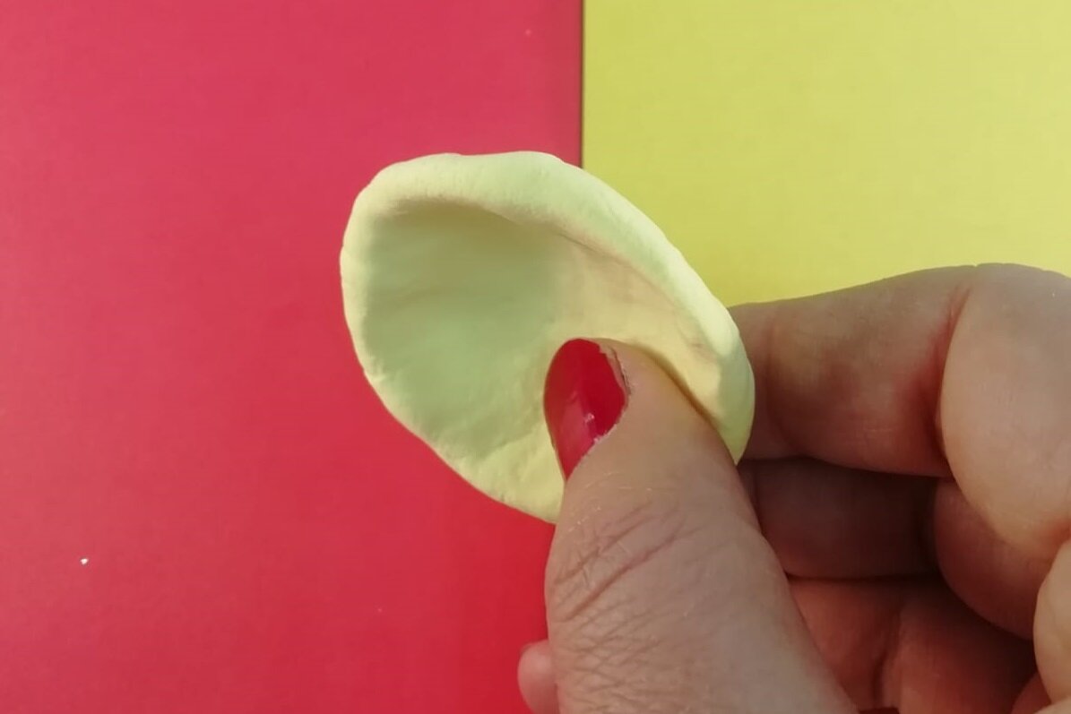 Новогодние поделки из пластилина