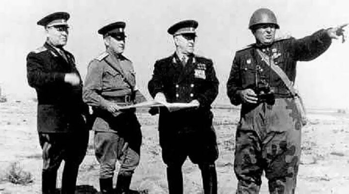 Маршал Жуков на Тоцких учениях/ © vestirama.ru