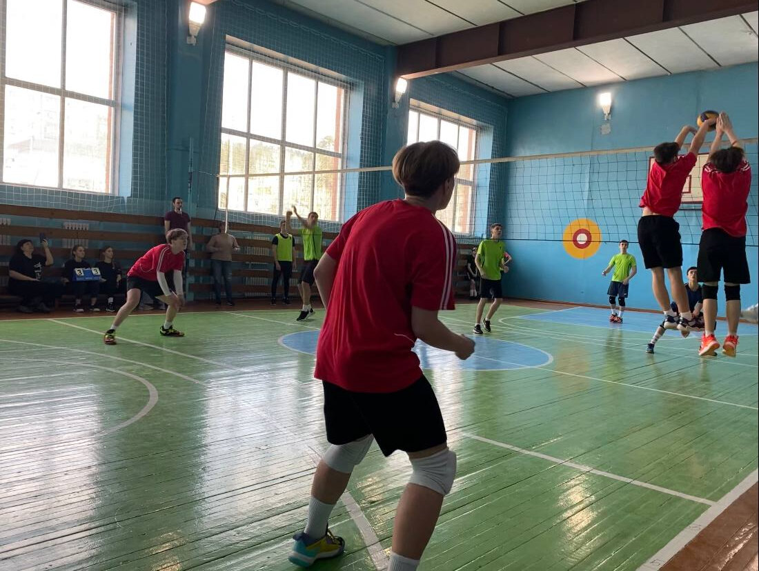 10 школа против 4 школы